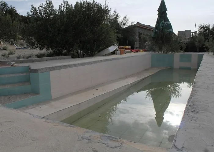 Сasa de vacaciones Seaside Secluded House With A Swimming Pool Cove Vitane, Pasman - 8481 *