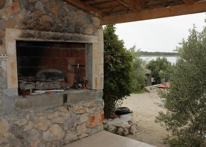 Сasa de vacaciones Seaside Secluded House With A Swimming Pool Cove Vitane, Pasman - 8481